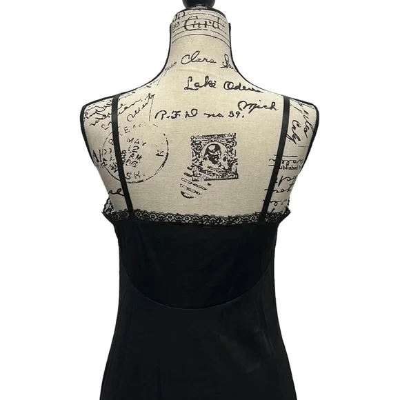 Vintage Black VANITY FAIR Dupont Nylon Nightgown Negligee Gown w Lace Trim 34